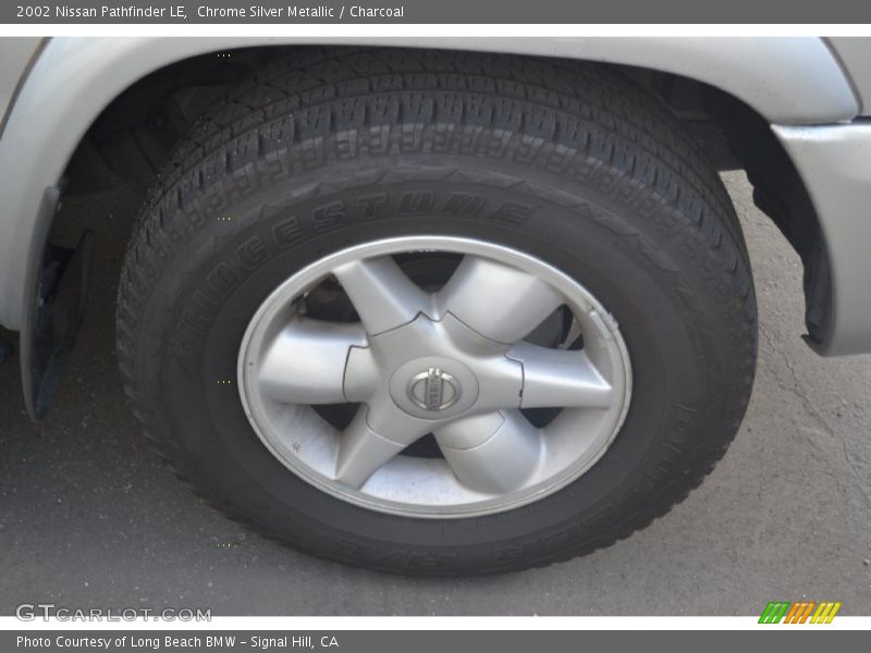 Chrome Silver Metallic / Charcoal 2002 Nissan Pathfinder LE