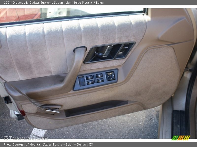 Light Beige Metallic / Beige 1994 Oldsmobile Cutlass Supreme Sedan