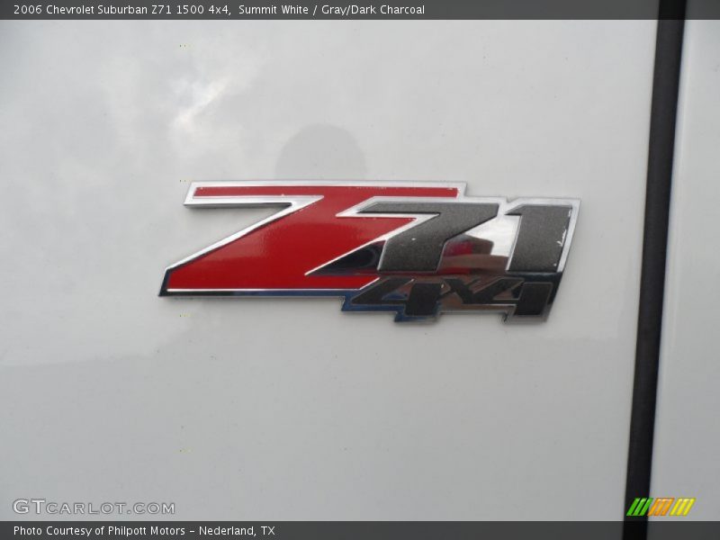 Summit White / Gray/Dark Charcoal 2006 Chevrolet Suburban Z71 1500 4x4