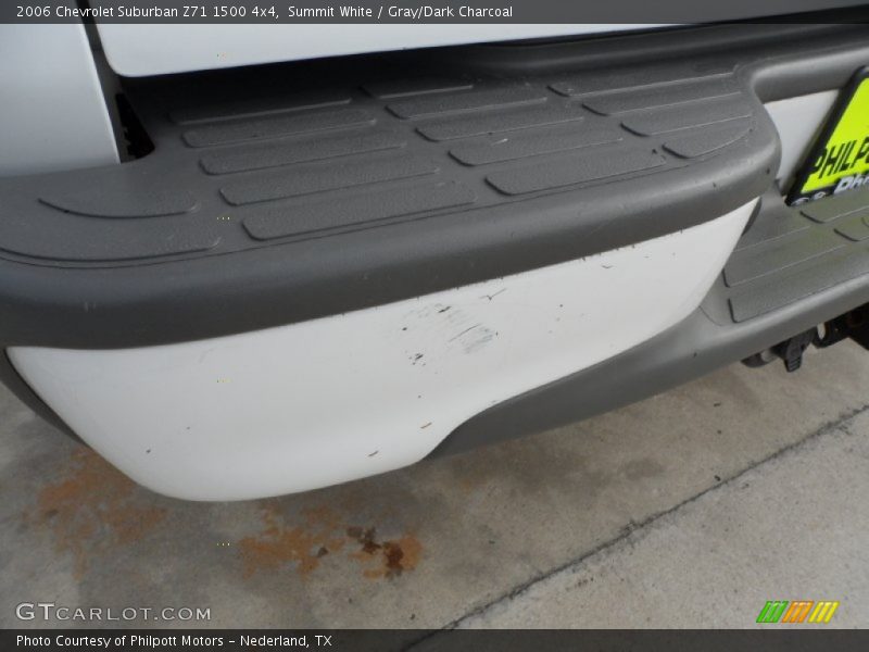 Summit White / Gray/Dark Charcoal 2006 Chevrolet Suburban Z71 1500 4x4