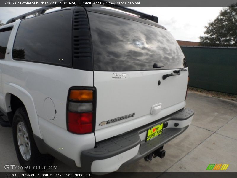 Summit White / Gray/Dark Charcoal 2006 Chevrolet Suburban Z71 1500 4x4