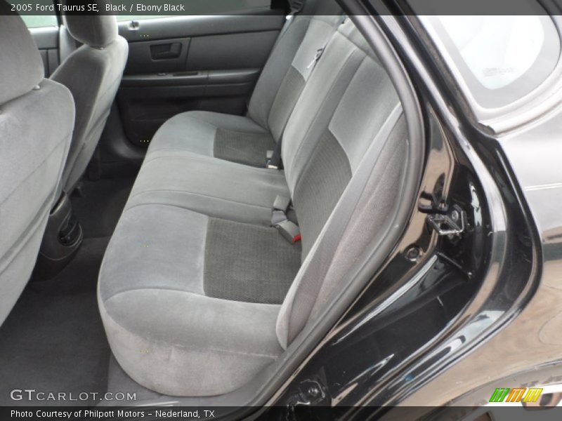 Black / Ebony Black 2005 Ford Taurus SE