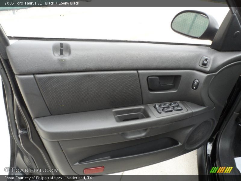 Black / Ebony Black 2005 Ford Taurus SE