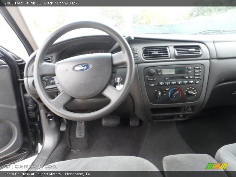 Black / Ebony Black 2005 Ford Taurus SE