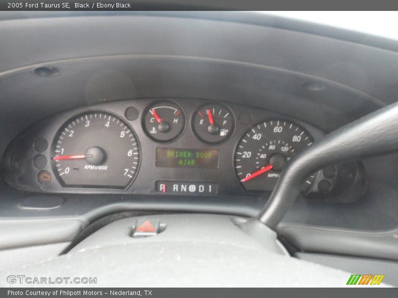 Black / Ebony Black 2005 Ford Taurus SE