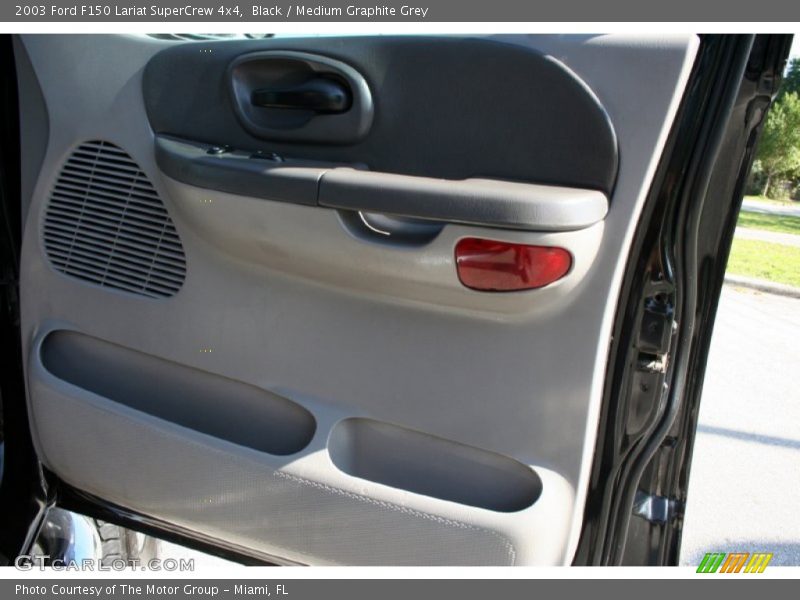 Black / Medium Graphite Grey 2003 Ford F150 Lariat SuperCrew 4x4