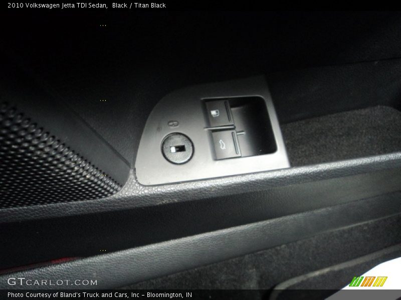 Black / Titan Black 2010 Volkswagen Jetta TDI Sedan
