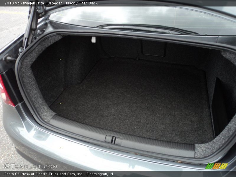 Black / Titan Black 2010 Volkswagen Jetta TDI Sedan