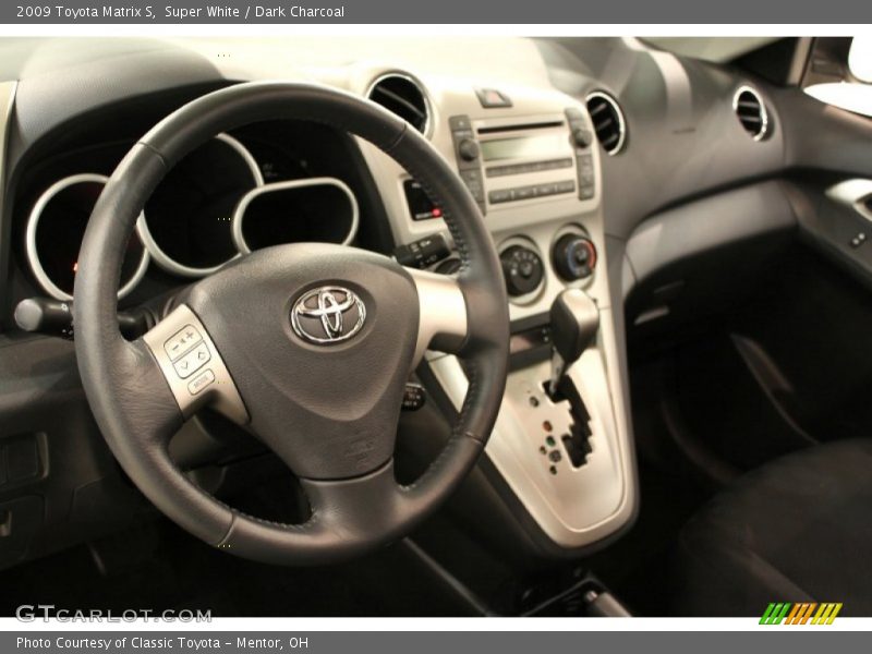 Super White / Dark Charcoal 2009 Toyota Matrix S