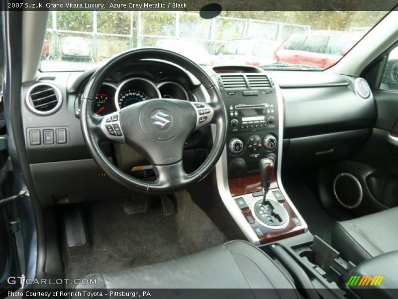 Dashboard of 2007 Grand Vitara Luxury