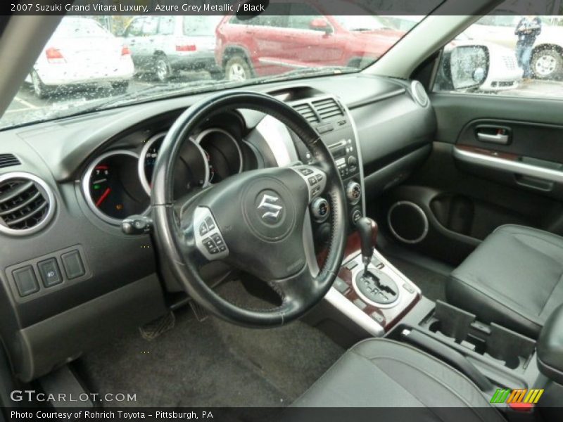Dashboard of 2007 Grand Vitara Luxury
