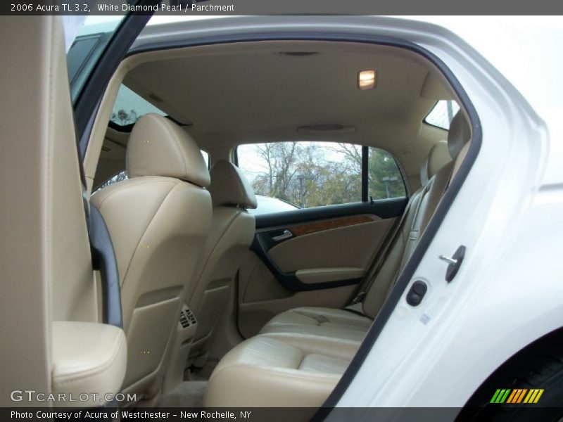 White Diamond Pearl / Parchment 2006 Acura TL 3.2