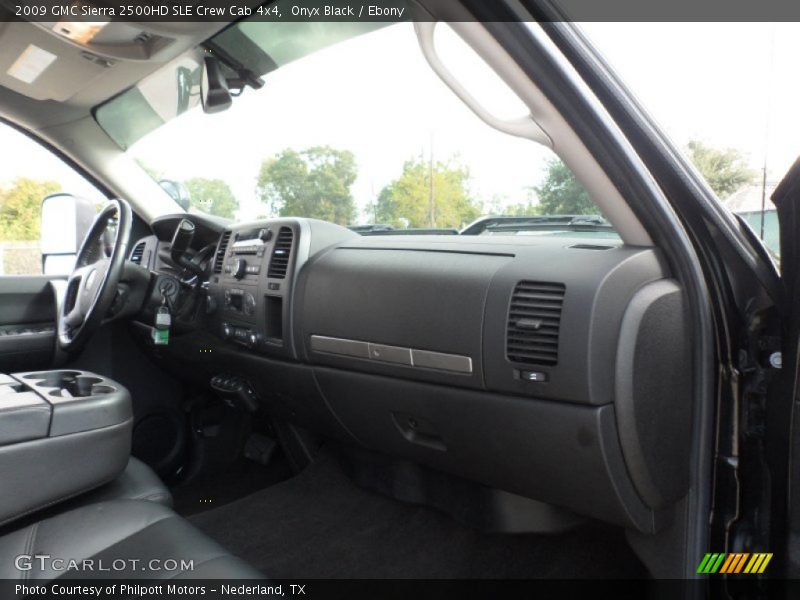 Onyx Black / Ebony 2009 GMC Sierra 2500HD SLE Crew Cab 4x4