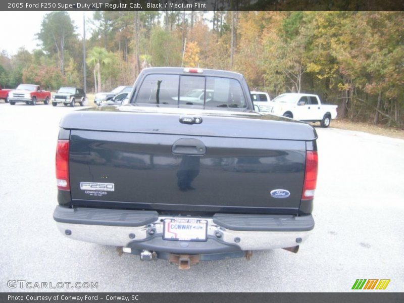 Black / Medium Flint 2005 Ford F250 Super Duty XLT Regular Cab