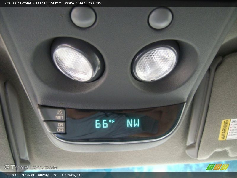 Summit White / Medium Gray 2000 Chevrolet Blazer LS