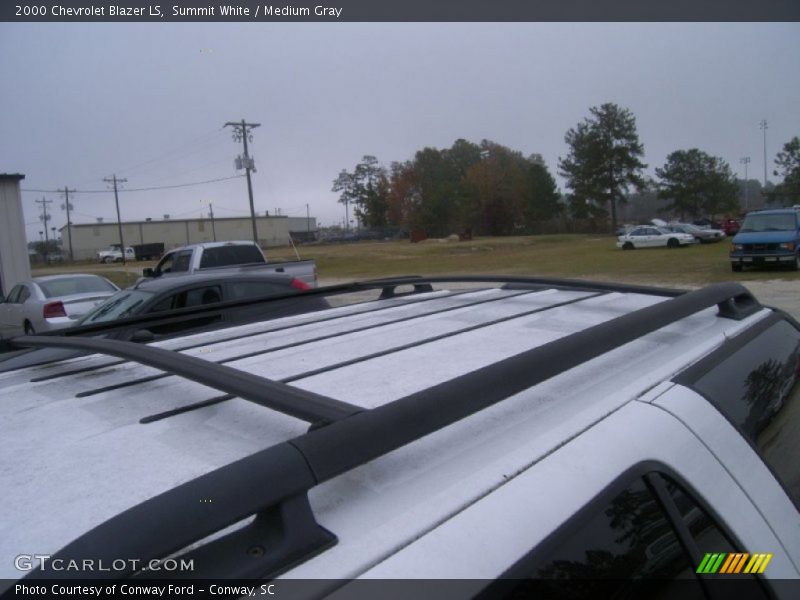 Summit White / Medium Gray 2000 Chevrolet Blazer LS