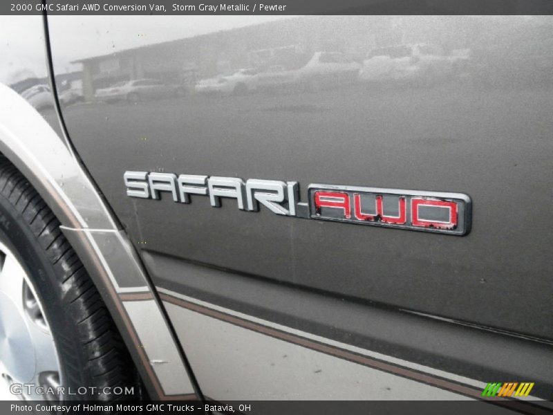  2000 Safari AWD Conversion Van Logo