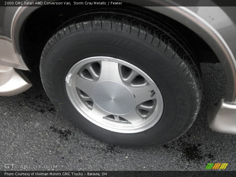  2000 Safari AWD Conversion Van Wheel