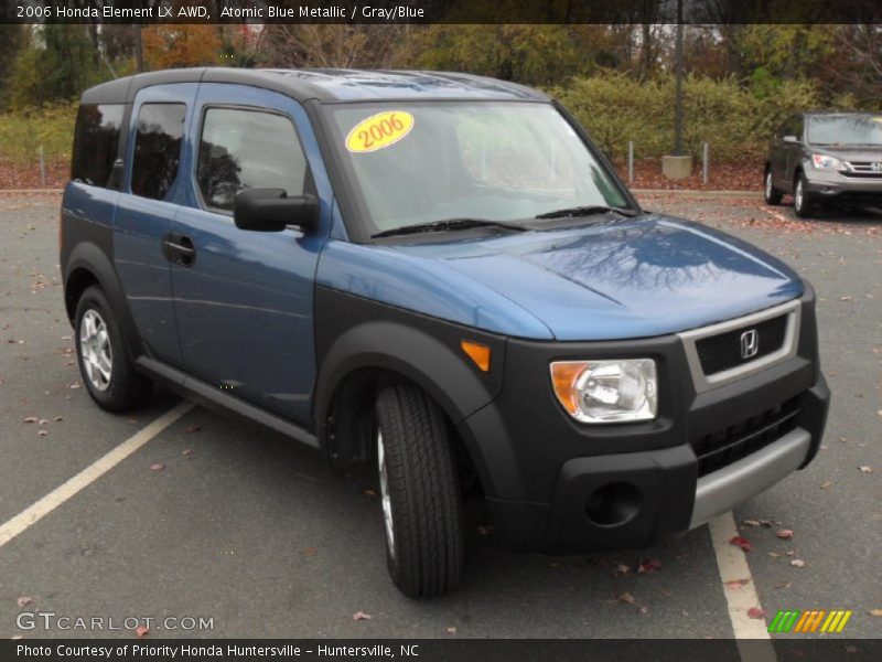 Front 3/4 View of 2006 Element LX AWD
