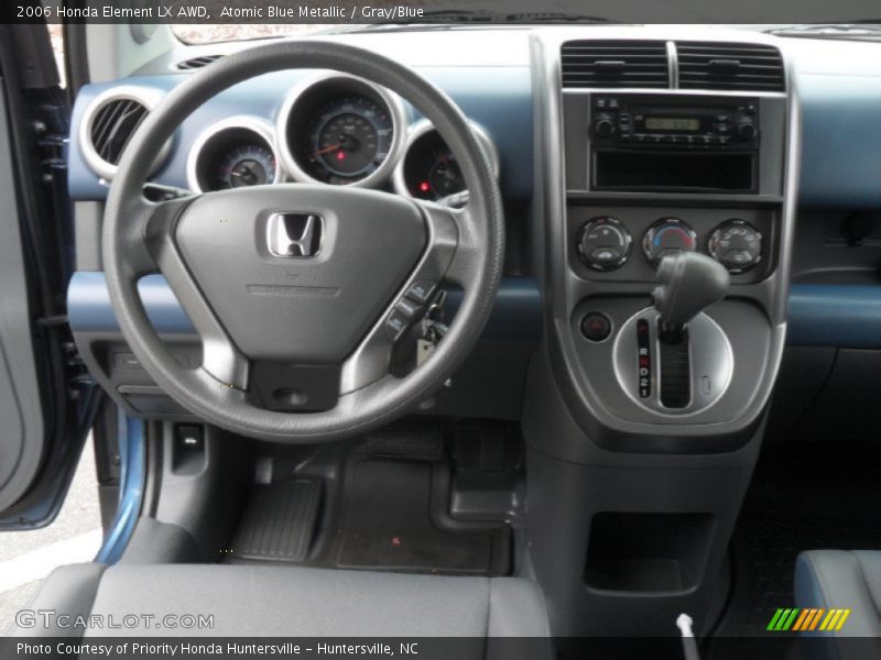 Dashboard of 2006 Element LX AWD