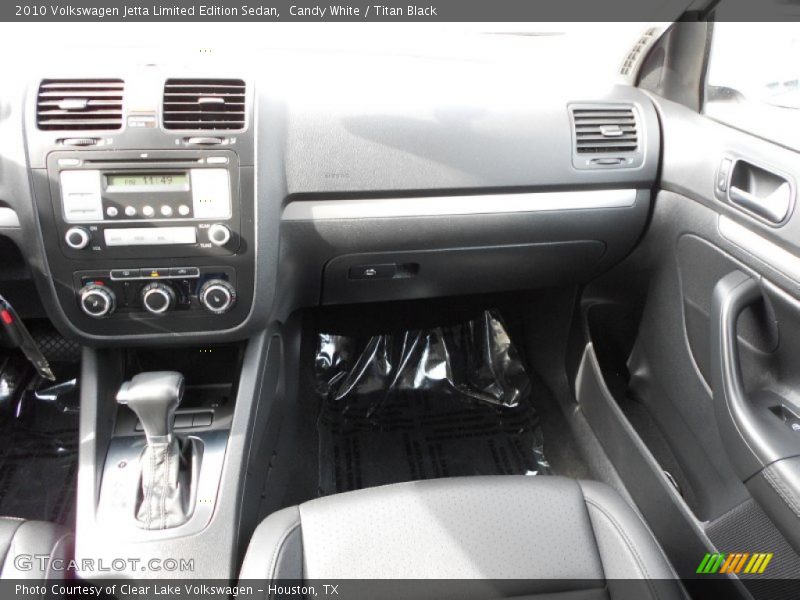 Candy White / Titan Black 2010 Volkswagen Jetta Limited Edition Sedan