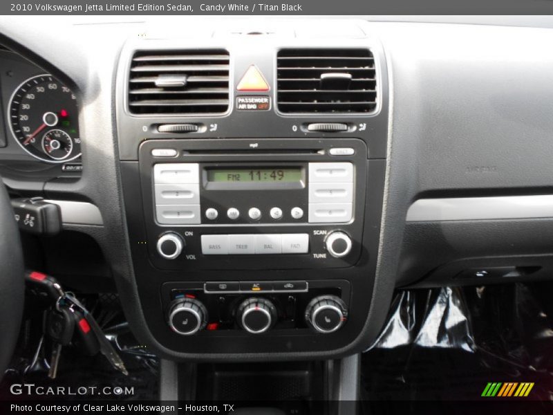 Candy White / Titan Black 2010 Volkswagen Jetta Limited Edition Sedan