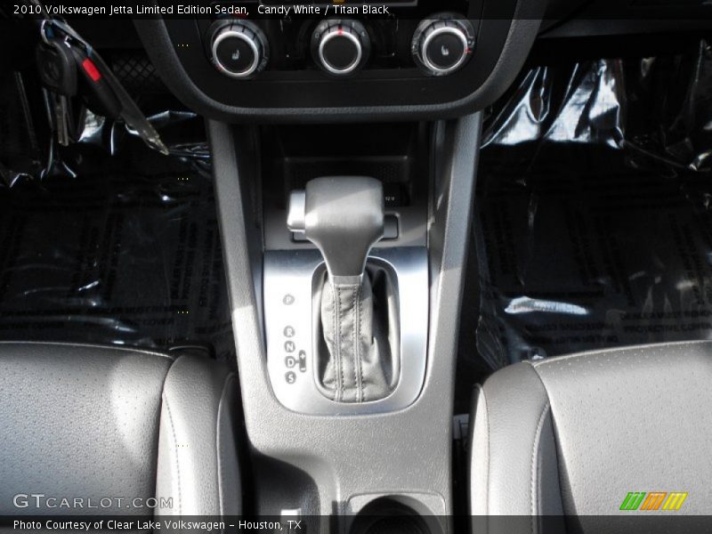 Candy White / Titan Black 2010 Volkswagen Jetta Limited Edition Sedan