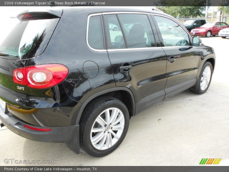 Deep Black Metallic / Charcoal 2009 Volkswagen Tiguan SE