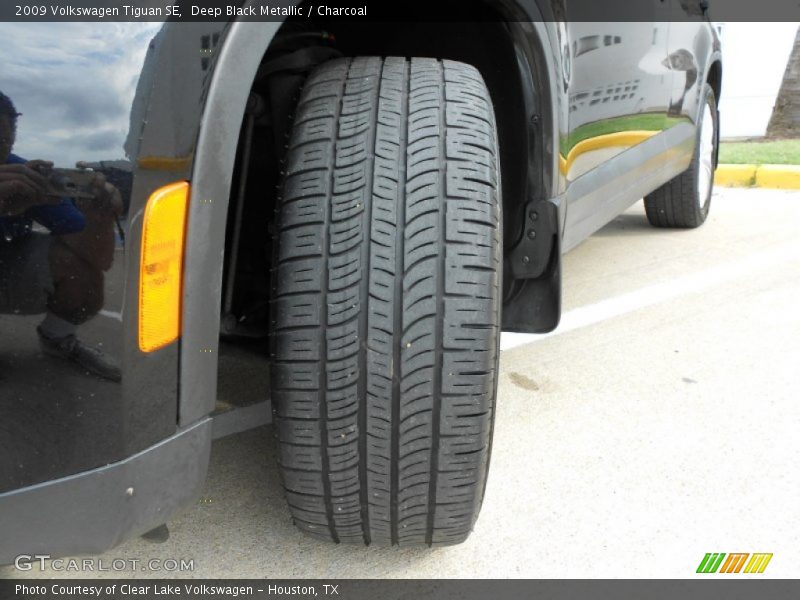 Deep Black Metallic / Charcoal 2009 Volkswagen Tiguan SE