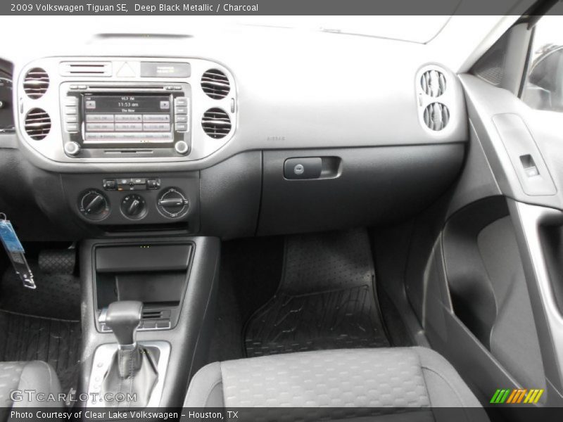 Deep Black Metallic / Charcoal 2009 Volkswagen Tiguan SE