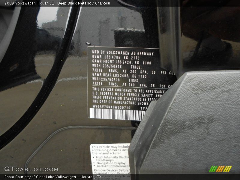 Deep Black Metallic / Charcoal 2009 Volkswagen Tiguan SE
