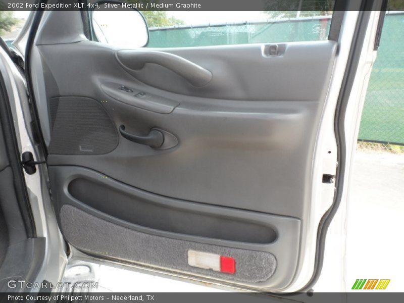 Silver Metallic / Medium Graphite 2002 Ford Expedition XLT 4x4