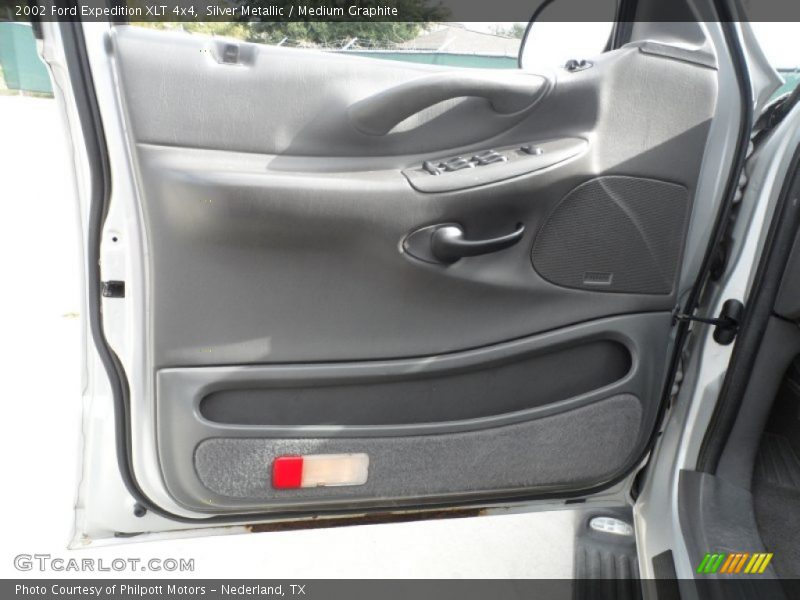 Silver Metallic / Medium Graphite 2002 Ford Expedition XLT 4x4