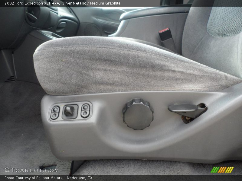 Silver Metallic / Medium Graphite 2002 Ford Expedition XLT 4x4
