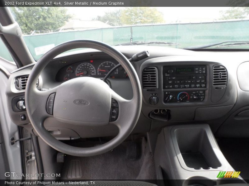 Silver Metallic / Medium Graphite 2002 Ford Expedition XLT 4x4