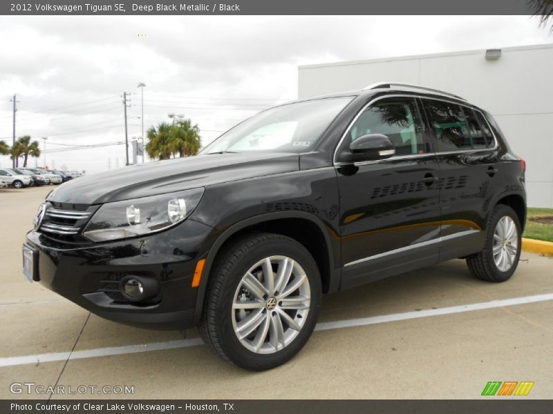 Deep Black Metallic / Black 2012 Volkswagen Tiguan SE