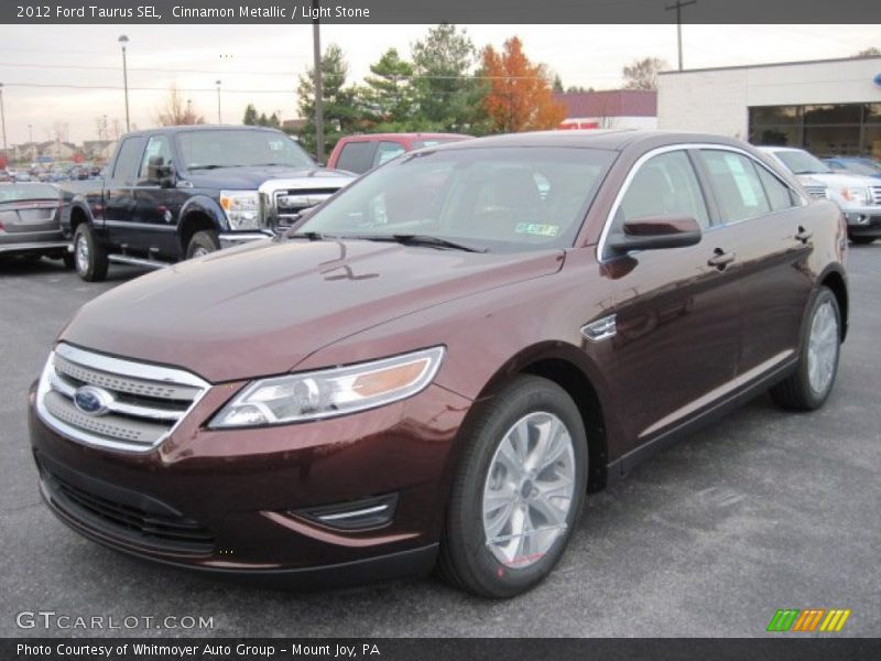 Front 3/4 View of 2012 Taurus SEL