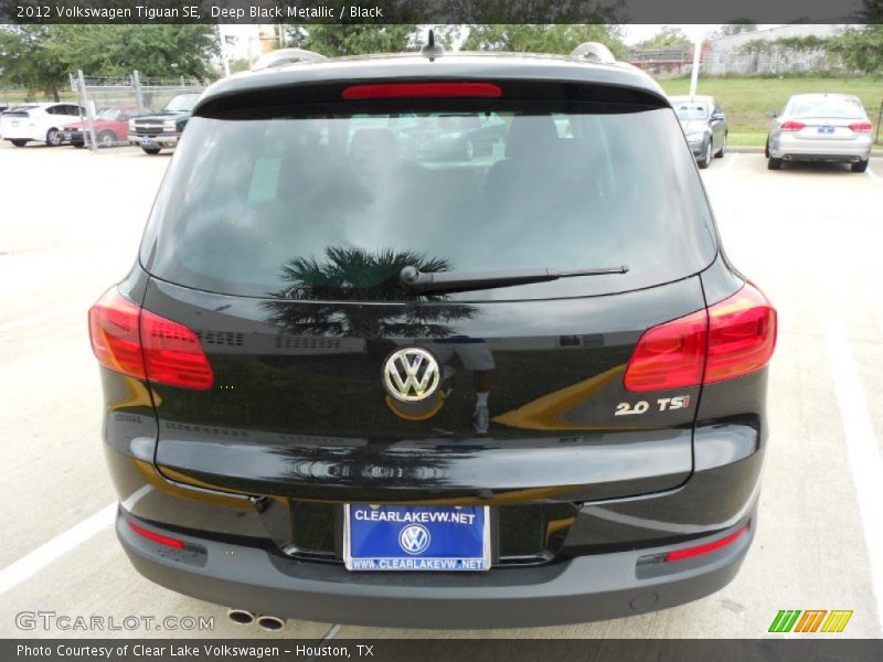 Deep Black Metallic / Black 2012 Volkswagen Tiguan SE