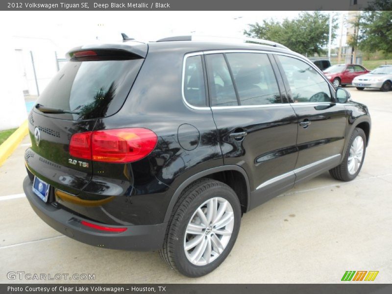 Deep Black Metallic / Black 2012 Volkswagen Tiguan SE