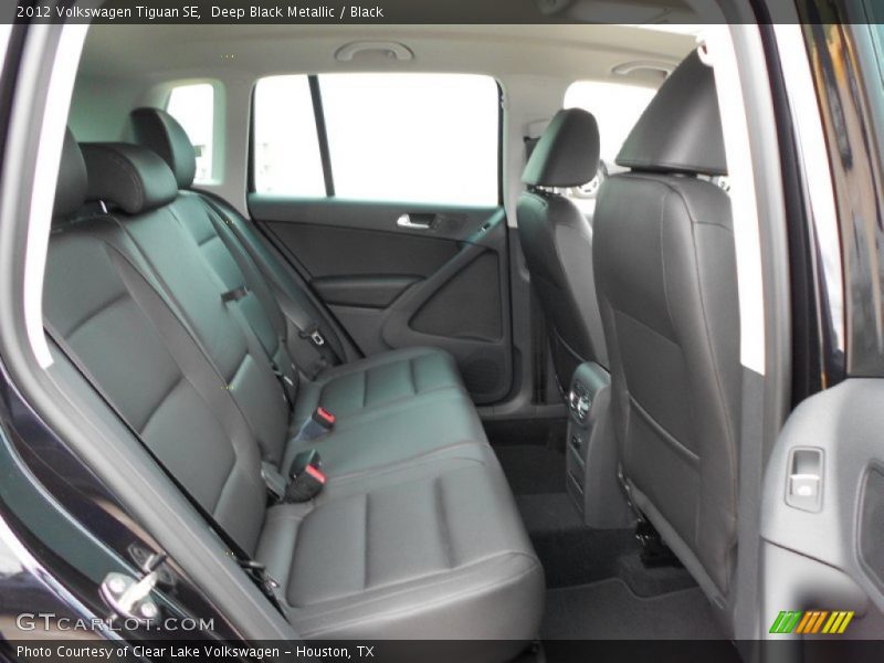 Deep Black Metallic / Black 2012 Volkswagen Tiguan SE