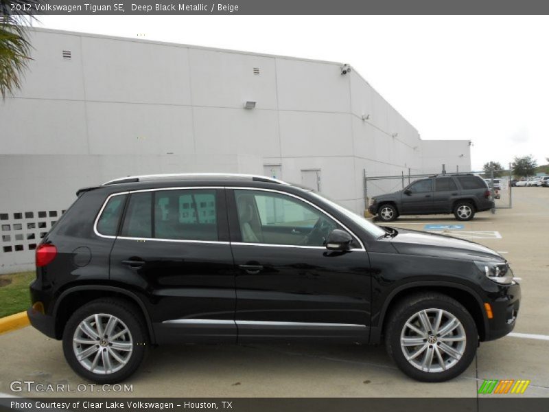 Deep Black Metallic / Beige 2012 Volkswagen Tiguan SE