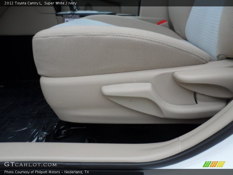 Super White / Ivory 2012 Toyota Camry L