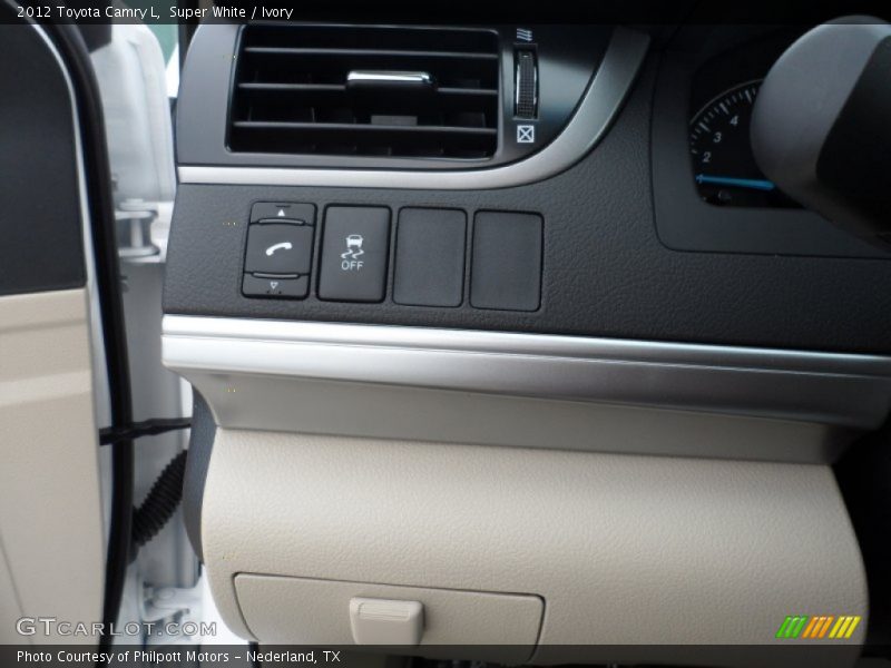 Super White / Ivory 2012 Toyota Camry L
