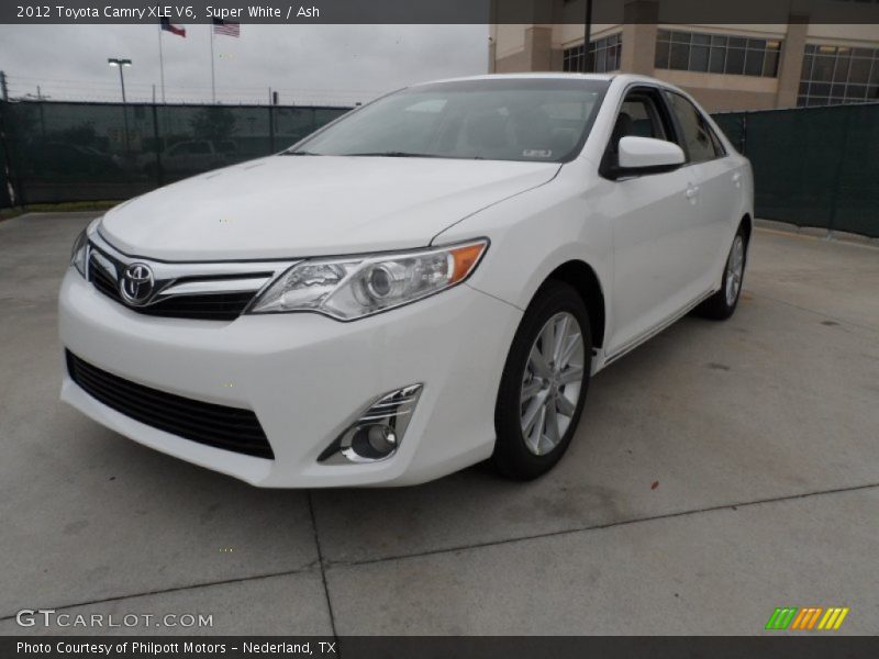 Super White / Ash 2012 Toyota Camry XLE V6