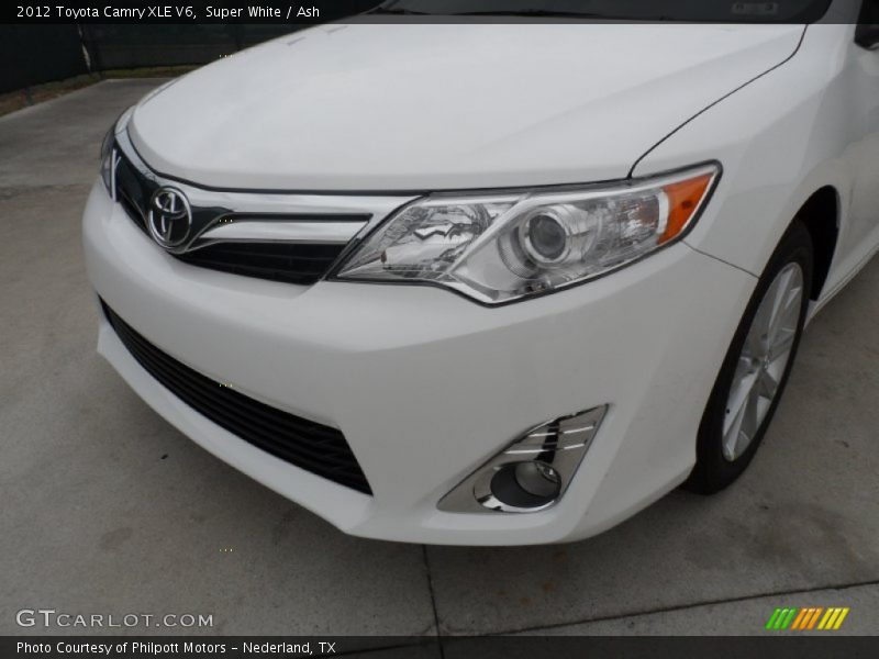 Super White / Ash 2012 Toyota Camry XLE V6