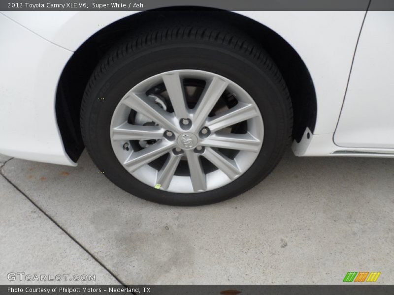 Super White / Ash 2012 Toyota Camry XLE V6