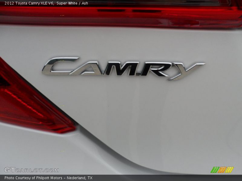 Super White / Ash 2012 Toyota Camry XLE V6