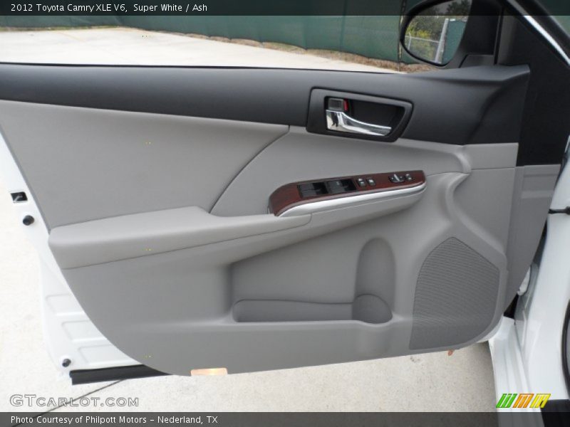 Super White / Ash 2012 Toyota Camry XLE V6