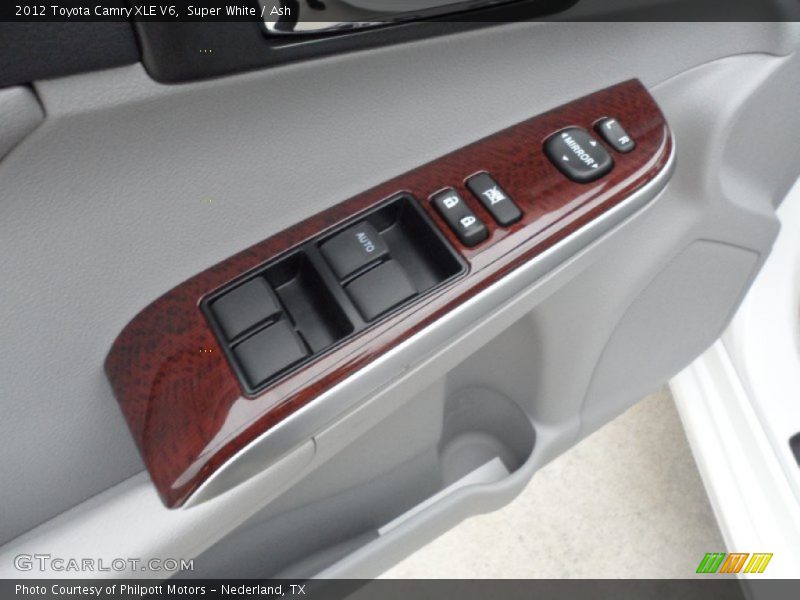 Super White / Ash 2012 Toyota Camry XLE V6