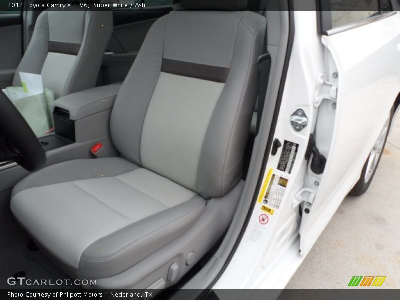 Super White / Ash 2012 Toyota Camry XLE V6